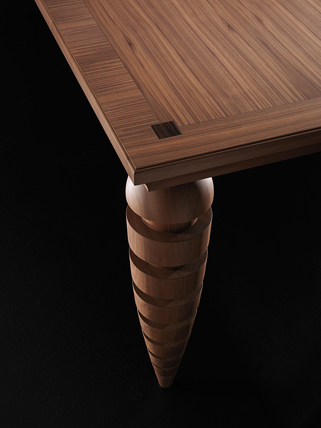 Стол обеденный, с резными ножками, дизайн Galimberti Nino