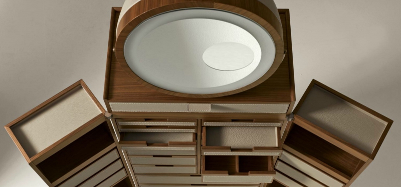 Стол туалетный, выполненный в стиле арт-деко, дизайн Giorgetti
