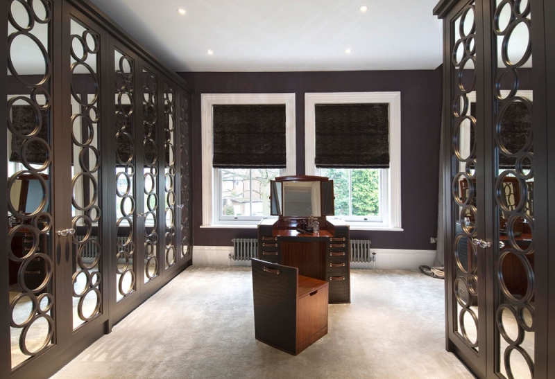 Шкаф гардеробный с фрезерованными накладками на зеркальные фасады, в стиле арт-деко, дизайн Baker