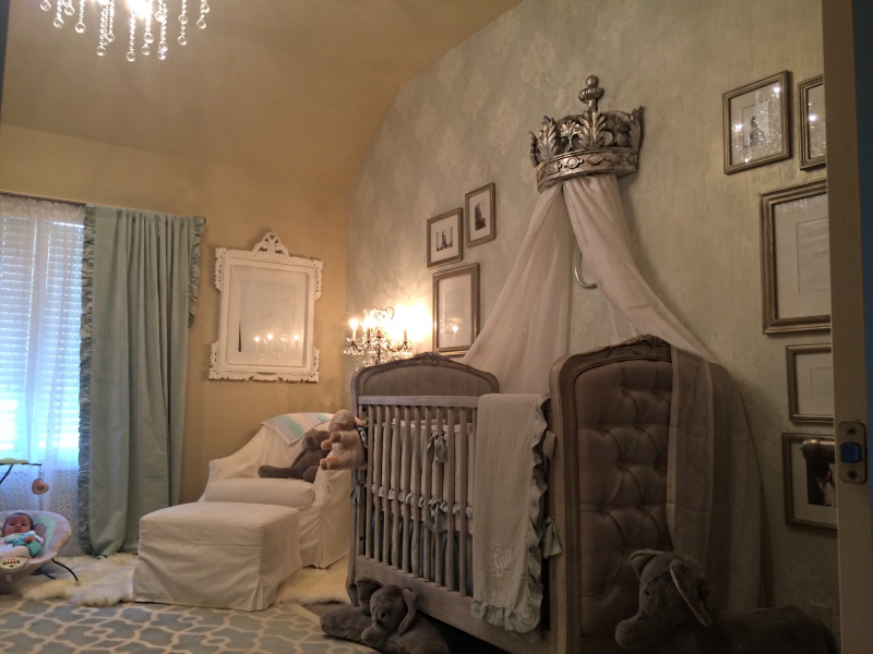 Детская комната для новорожденного в стиле необарокко