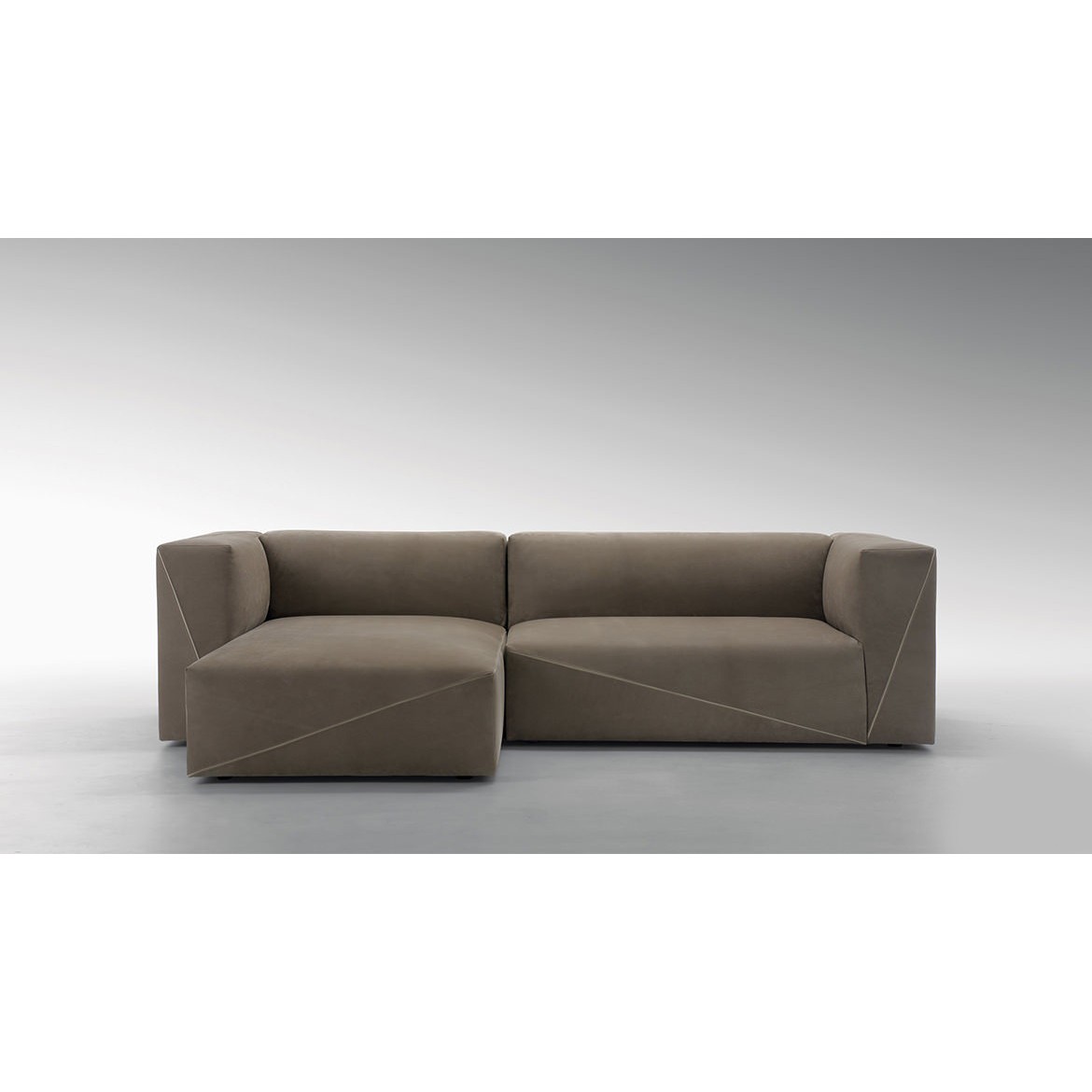 Мебель на заказ / Диван, стиль хай-тек, дизайн Fendi Casa, модель Diagonal Sectional Sofa