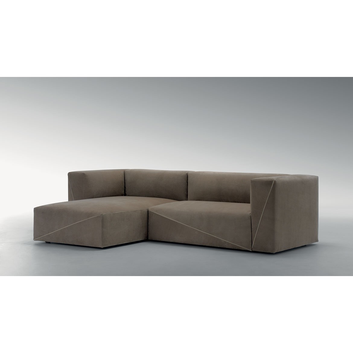 Диван Diagonal Sofa, дизайн Fendi Casa