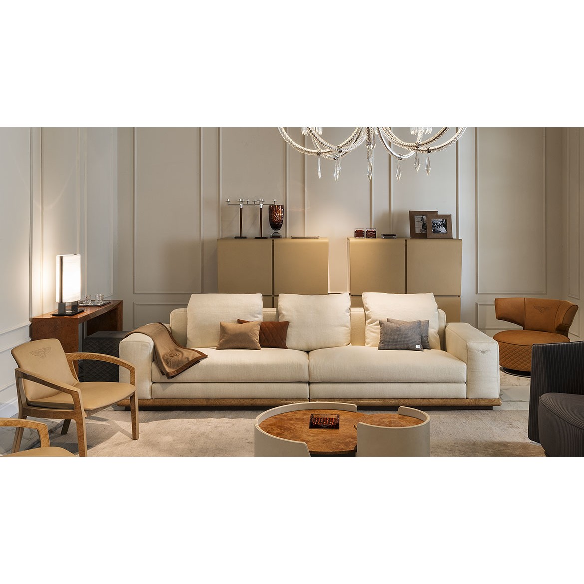 Диван Wellington Sofa 2, дизайн Bentley Home