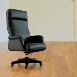 Кресло офисное Ypsilon, дизайн Mascheroni