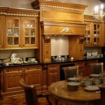 Кухня в классическом стиле из дуба, дизайн Francesco Molon Miami
