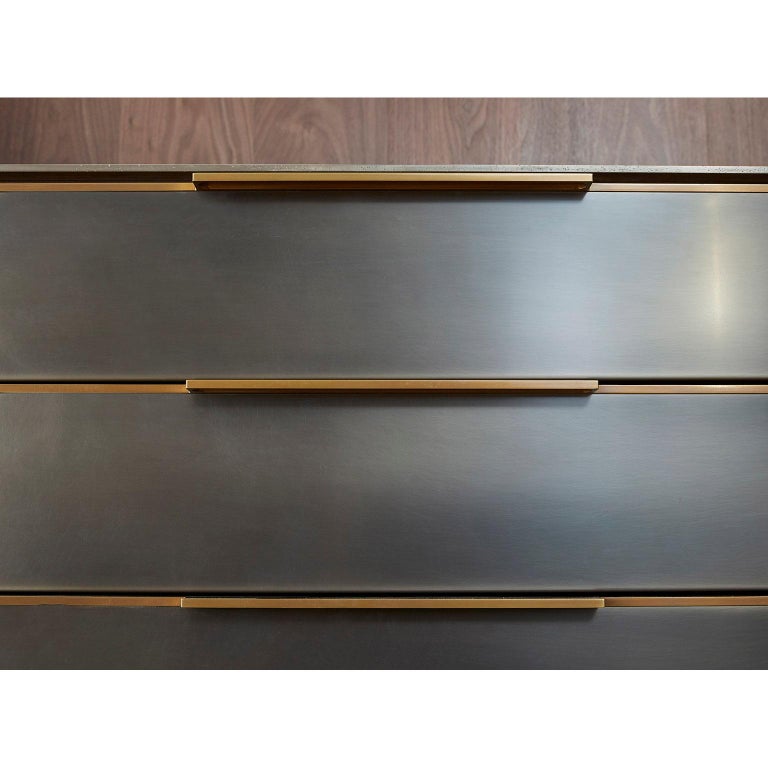 Барный шкаф Amuneal's Blackened Stainless Steel Bar Барный шкаф Amuneal's Blackened Stainless Steel Bar