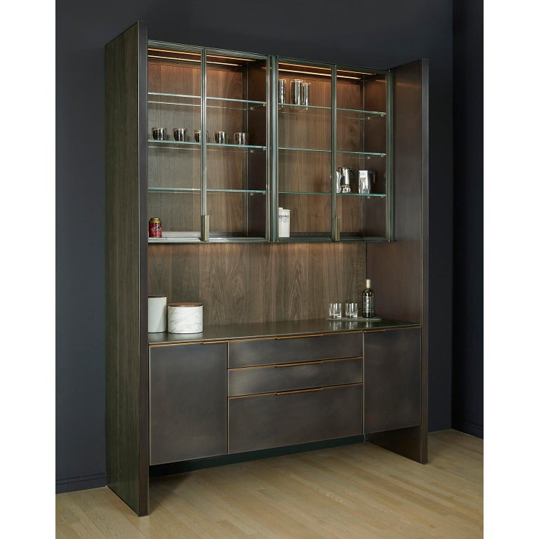 Барный шкаф Amuneal's Blackened Stainless Steel Bar Барный шкаф Amuneal's Blackened Stainless Steel Bar