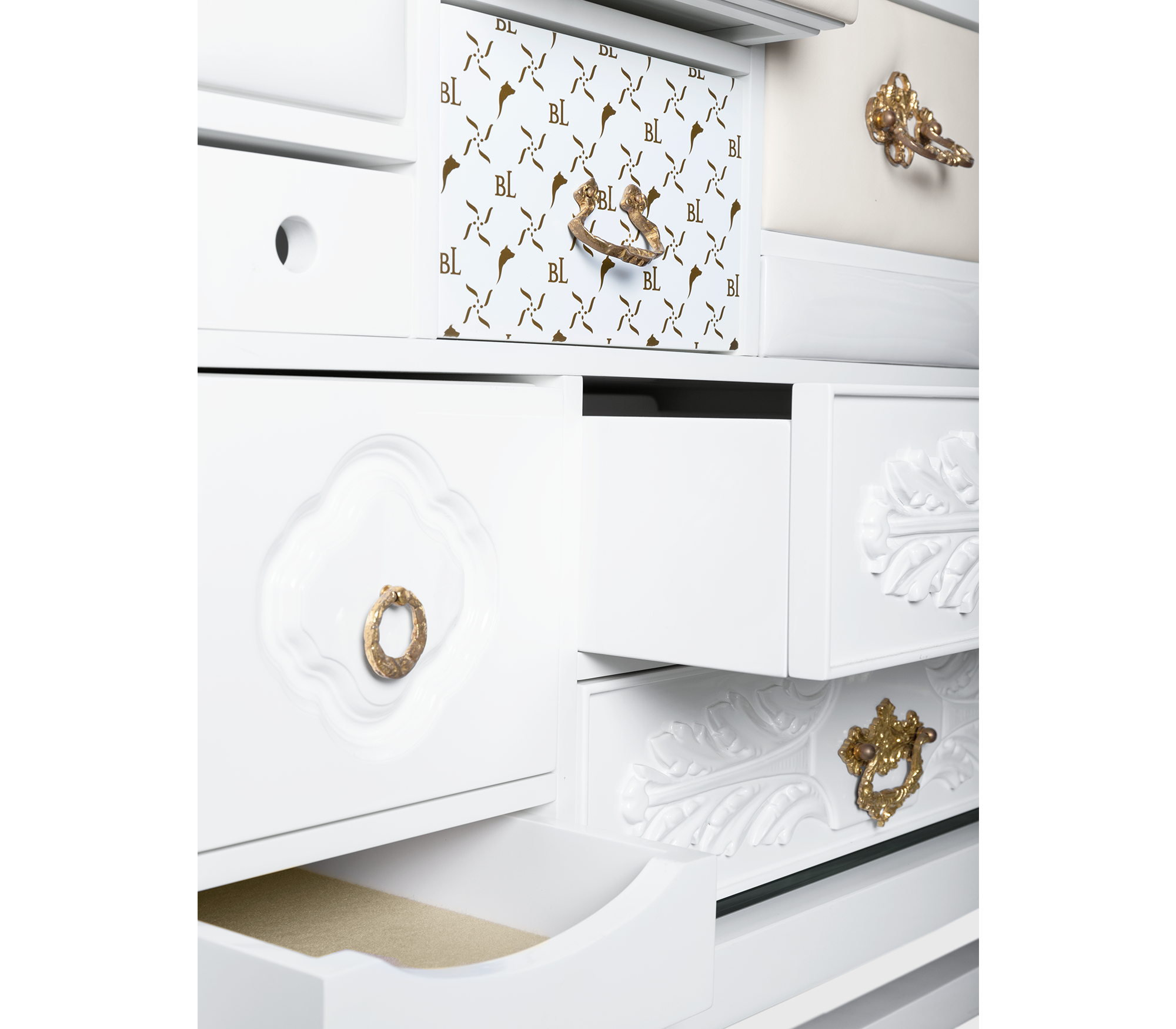 Комод MONDRIAN WHITE, дизайн Boca do Lobo Комод MONDRIAN WHITE, дизайн Boca do Lobo