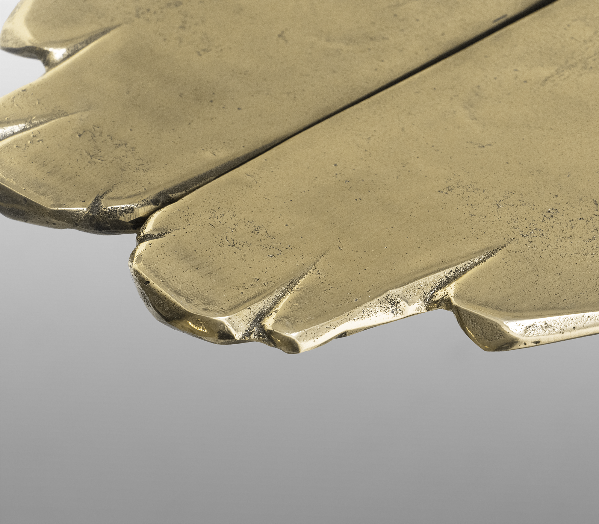 Консоль LUMIERE, дизайн Boca do Loco Консоль LUMIERE, дизайн Boca do Loco