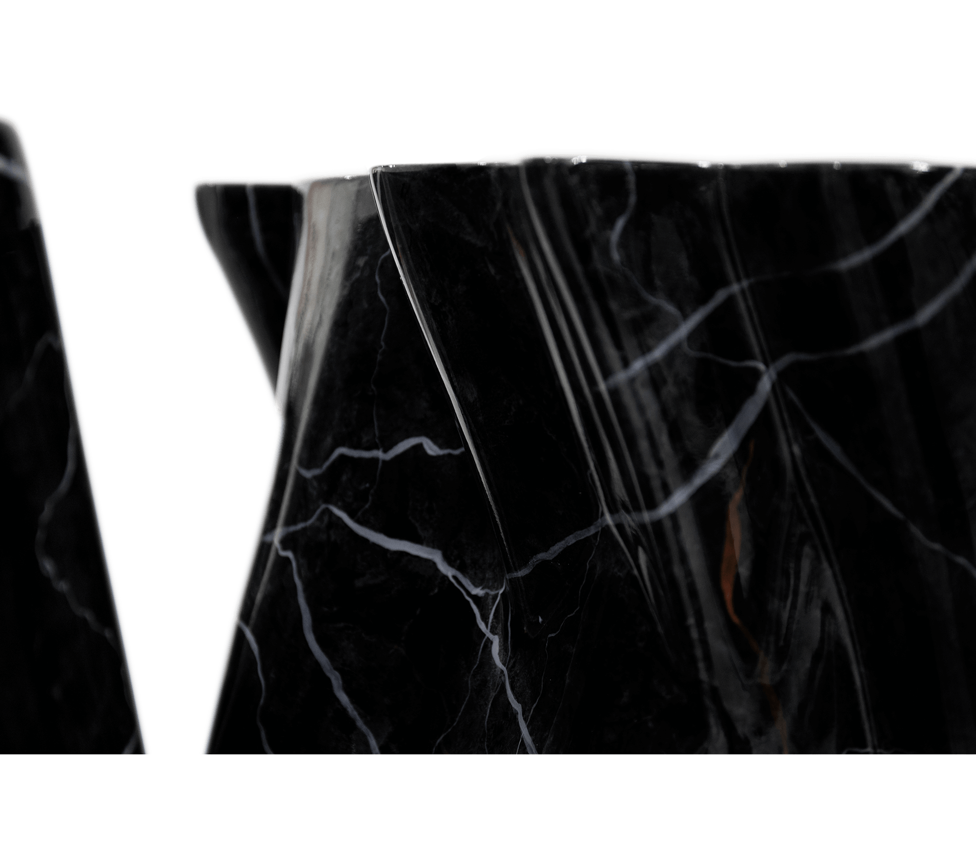 Консоль MONOCHROME FAUX-MARBLE SIDEBOARD, дизайн Boca do Loco Консоль MONOCHROME FAUX-MARBLE SIDEBOARD, дизайн Boca do Loco