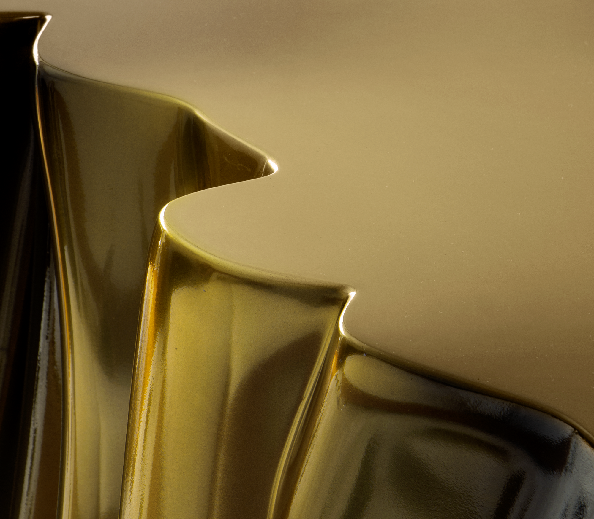 Консоль MONOCHROME GOLD, дизайн Boca do Loco Консоль MONOCHROME GOLD, дизайн Boca do Loco