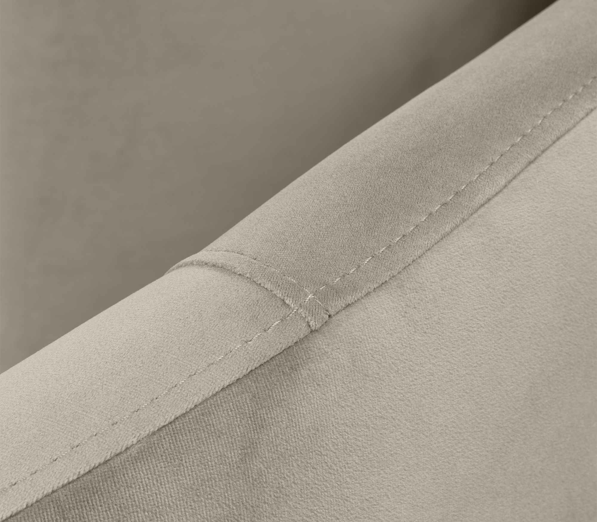 Кровать ODETTE, дизайн Boca do Lobo Кровать ODETTE, дизайн Boca do Lobo