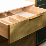 Кухня Amuneal's Brass Pantry Кухня Amuneal's Brass Pantry