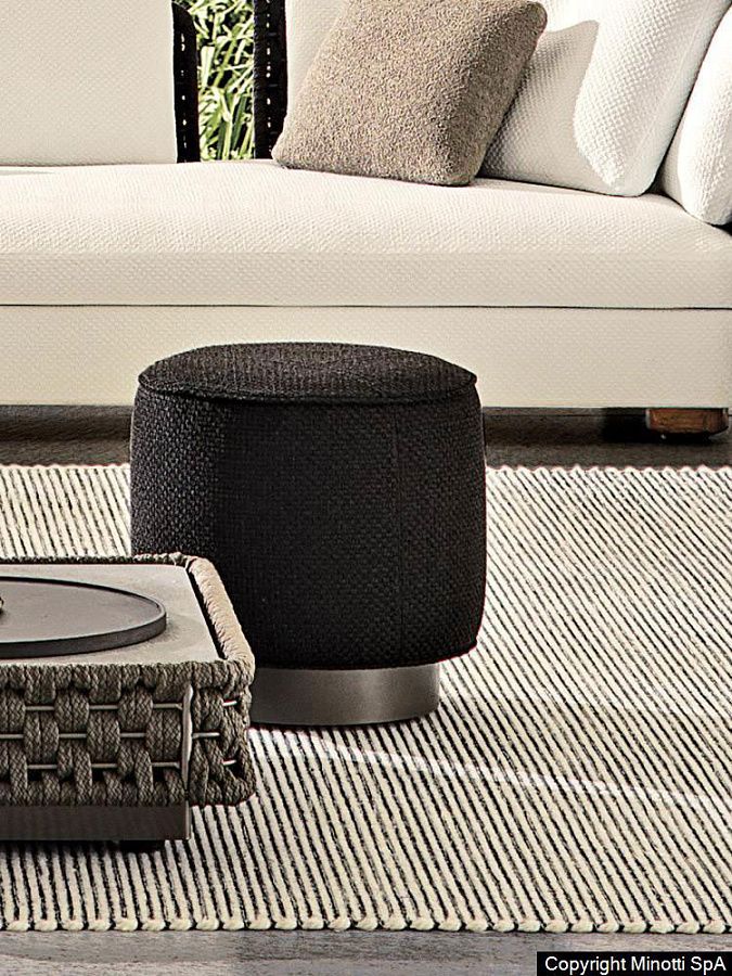 Пуф Yves Outdoor, дизайн Minotti Пуф Yves Outdoor, дизайн Minotti