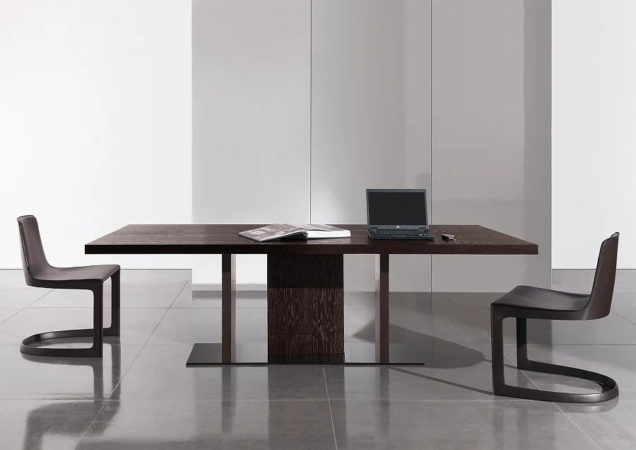 Стол обеденный Toulouse, дизайн Minotti Стол обеденный Toulouse, дизайн Minotti
