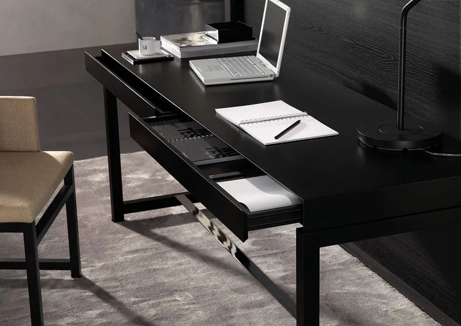 Стол письменный Fulton, дизайн Minotti Стол письменный Fulton, дизайн Minotti
