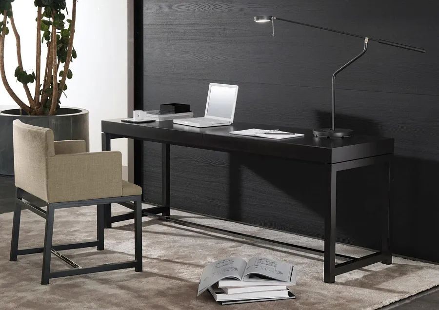 Стол письменный Fulton, дизайн Minotti Стол письменный Fulton, дизайн Minotti