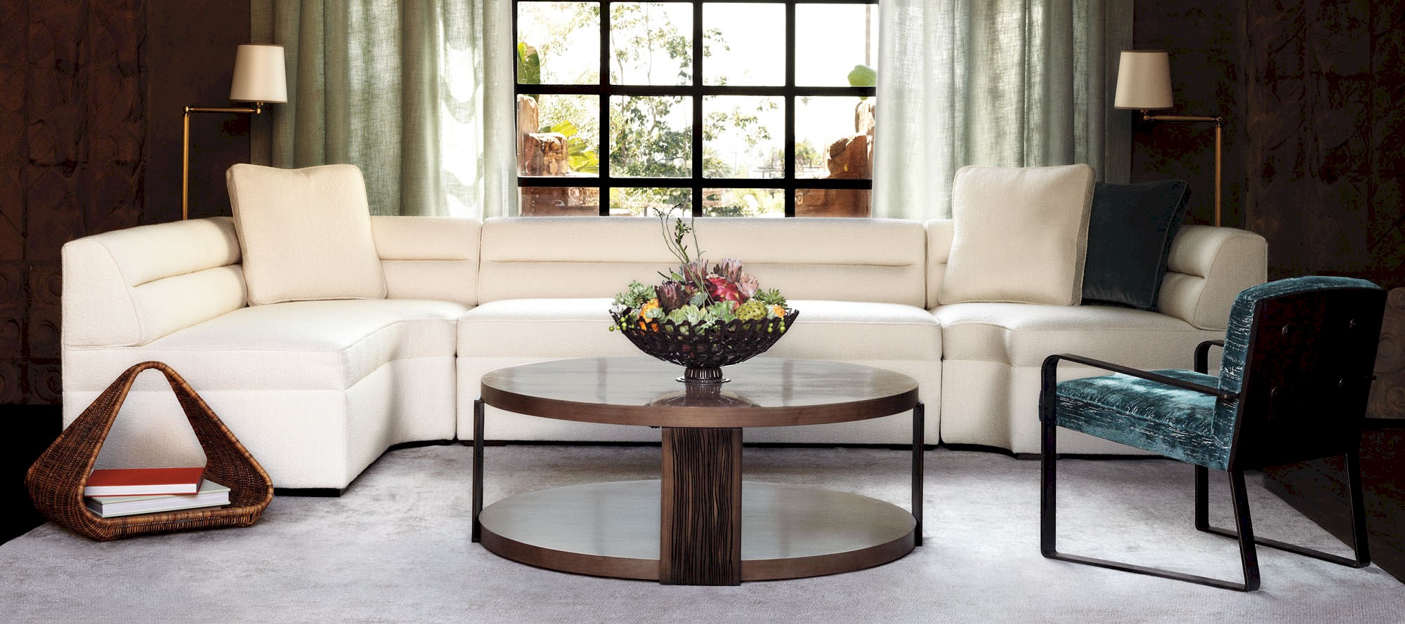 Стол журнальный ANGULO ROUND COCKTAIL TABLE, дизайн Baker Стол журнальный ANGULO ROUND COCKTAIL TABLE, дизайн Baker