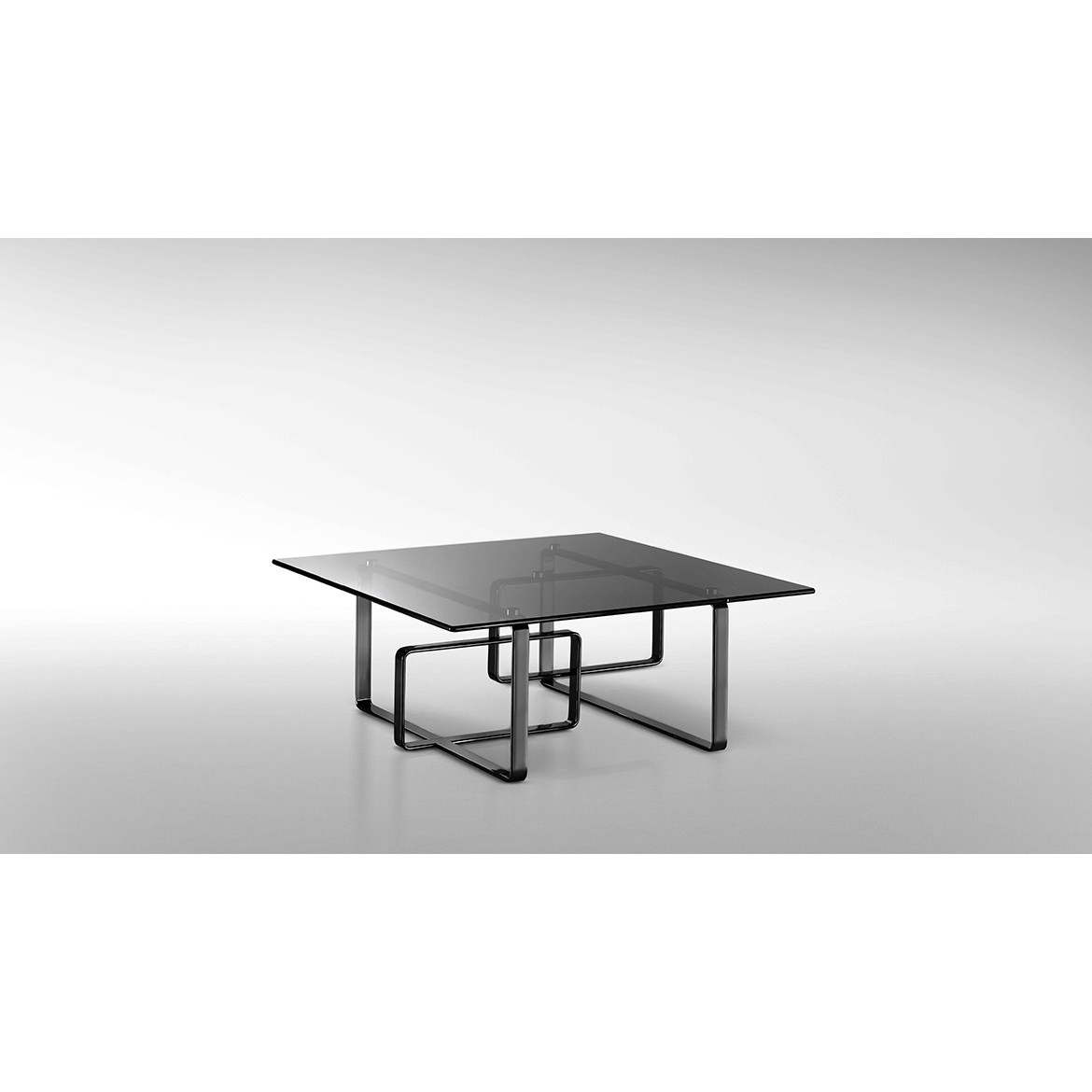 Стол журнальный Columbus Coffee and Side Tables, дизайн Fendi Casa Стол журнальный Columbus Coffee and Side Tables, дизайн Fendi Casa