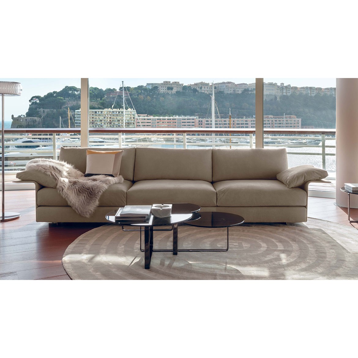 Стол журнальный Columbus Coffee and Side Tables, дизайн Fendi Casa Стол журнальный Columbus Coffee and Side Tables, дизайн Fendi Casa
