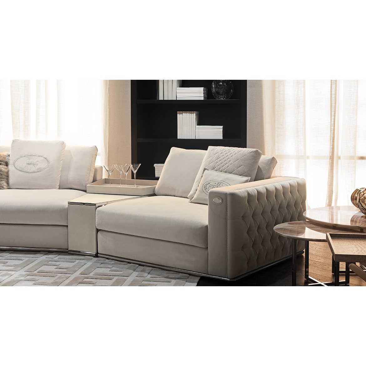 Стол журнальный Plaza Coffee Table, дизайн Fendi Casa Стол журнальный Plaza Coffee Table, дизайн Fendi Casa
