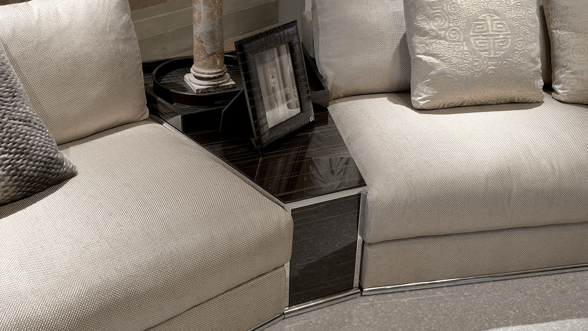 Стол журнальный Plaza Coffee Table, дизайн Fendi Casa Стол журнальный Plaza Coffee Table, дизайн Fendi Casa