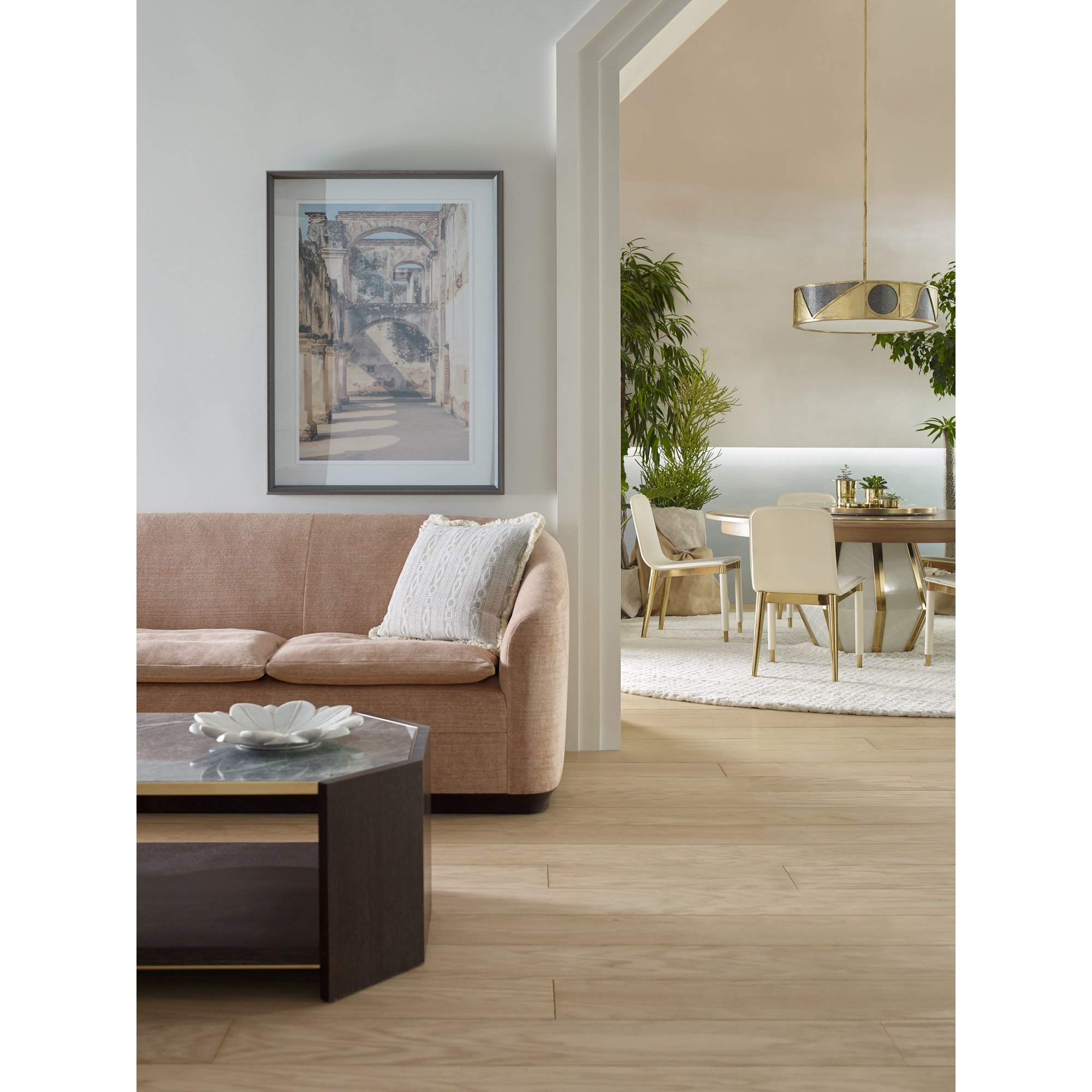 Стол журнальный PYRAMID SIDE TABLE, дизайн Baker Стол журнальный PYRAMID SIDE TABLE, дизайн Baker