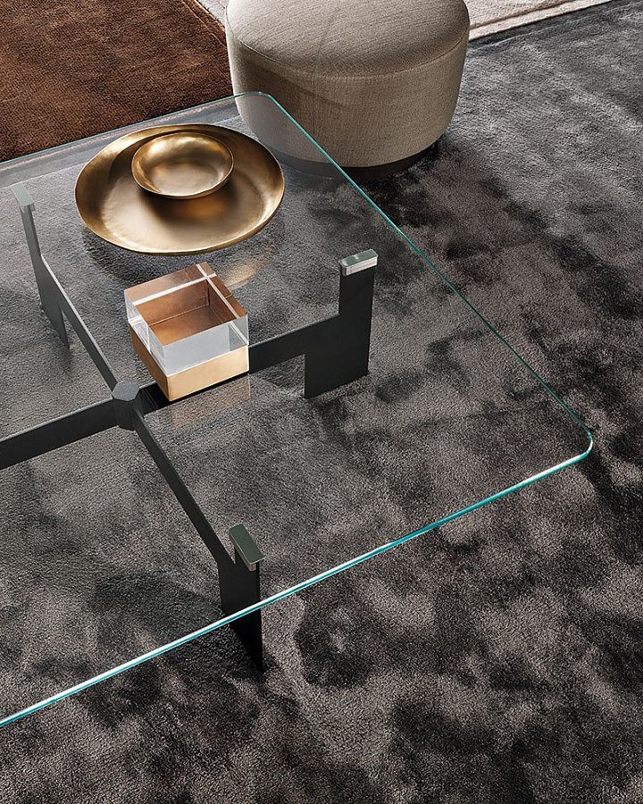 Журнальный столик Ellis, дизайн Minotti Журнальный столик Ellis, дизайн Minotti